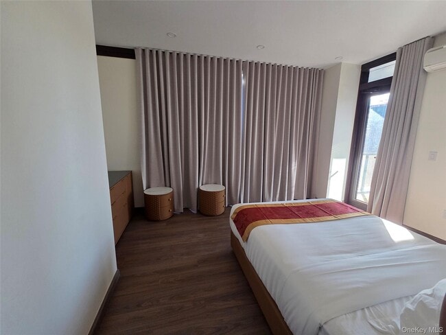 Building Photo - 36-21 Prince St