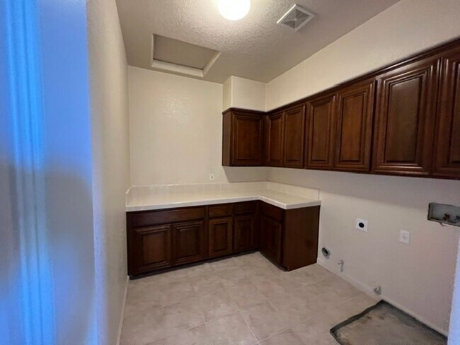 Building Photo - 2912 Medinah Way