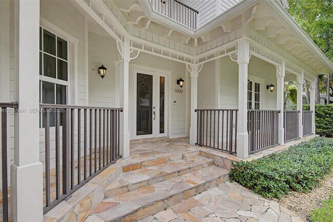 Building Photo - 5000 SW 73rd Terrace