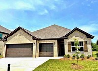 Building Photo - $500 off one month with 18 month lease "Sp...