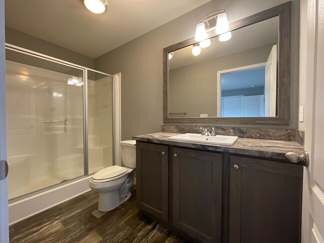 Building Photo - 38033 Ducharme Dr
