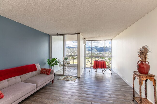 Building Photo - 2611 Ala Wai Blvd