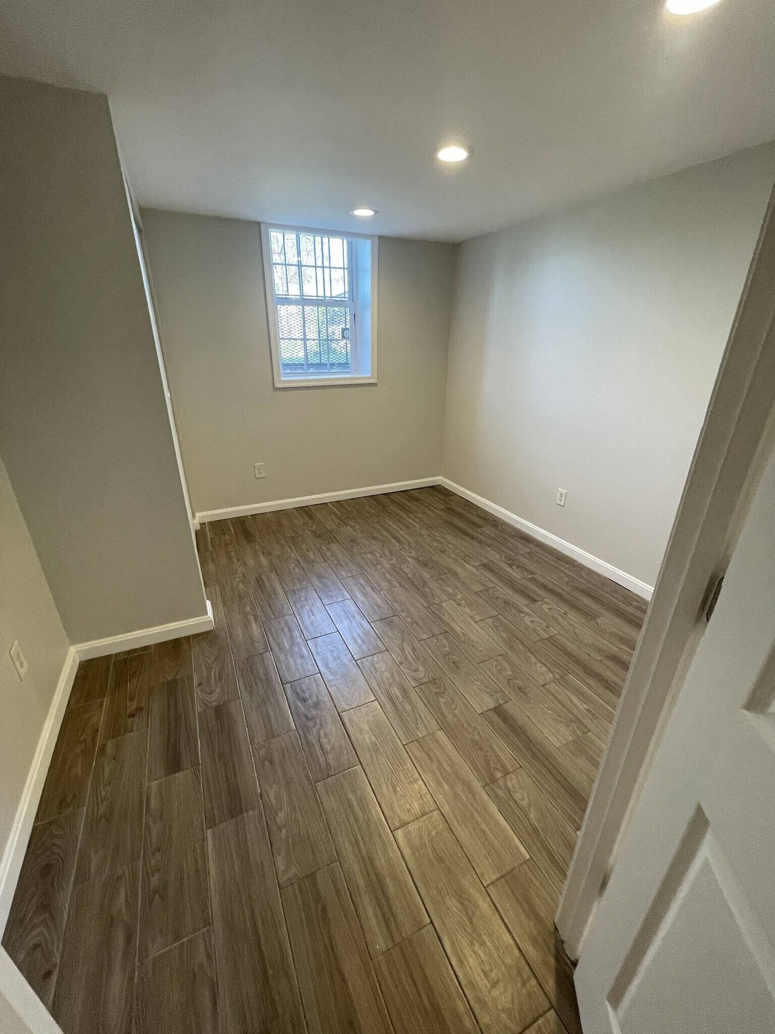 Bedroom - 868 Bellevue St SE