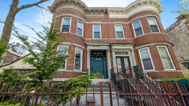 Building Photo - 247 Woodlawn Ave