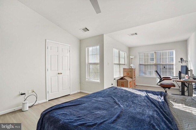 Building Photo - 13118 Plotner Farm Rd