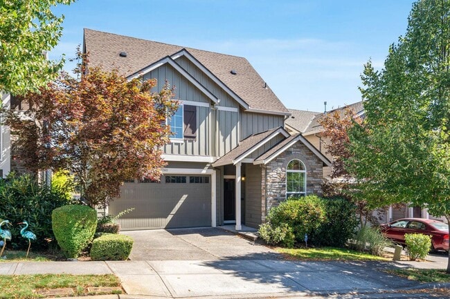 Building Photo - $500 off first month! Spacious 4-bdrm/3-ba...