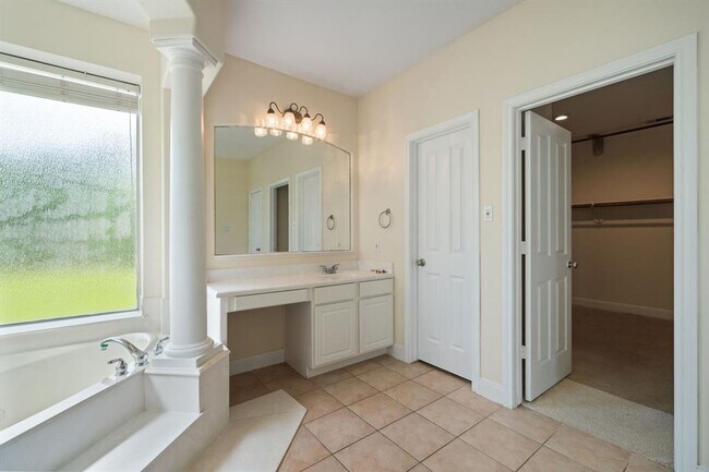 Building Photo - 6026 Briar Hill Ct