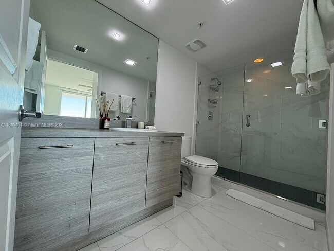 Building Photo - 400 Sunny Isles Blvd