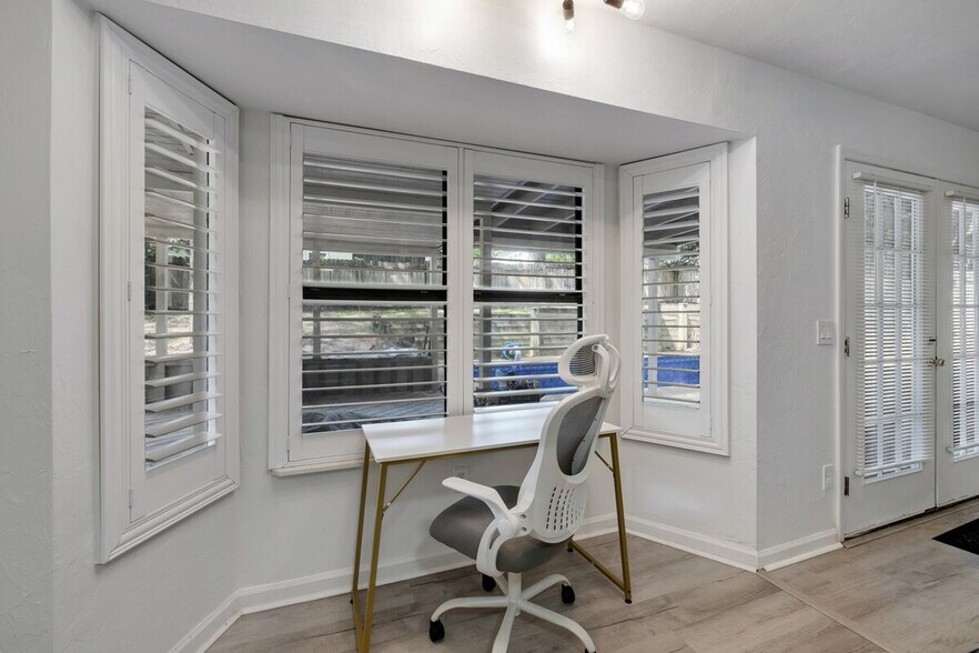 Building Photo - 2427 Ludmila Ln