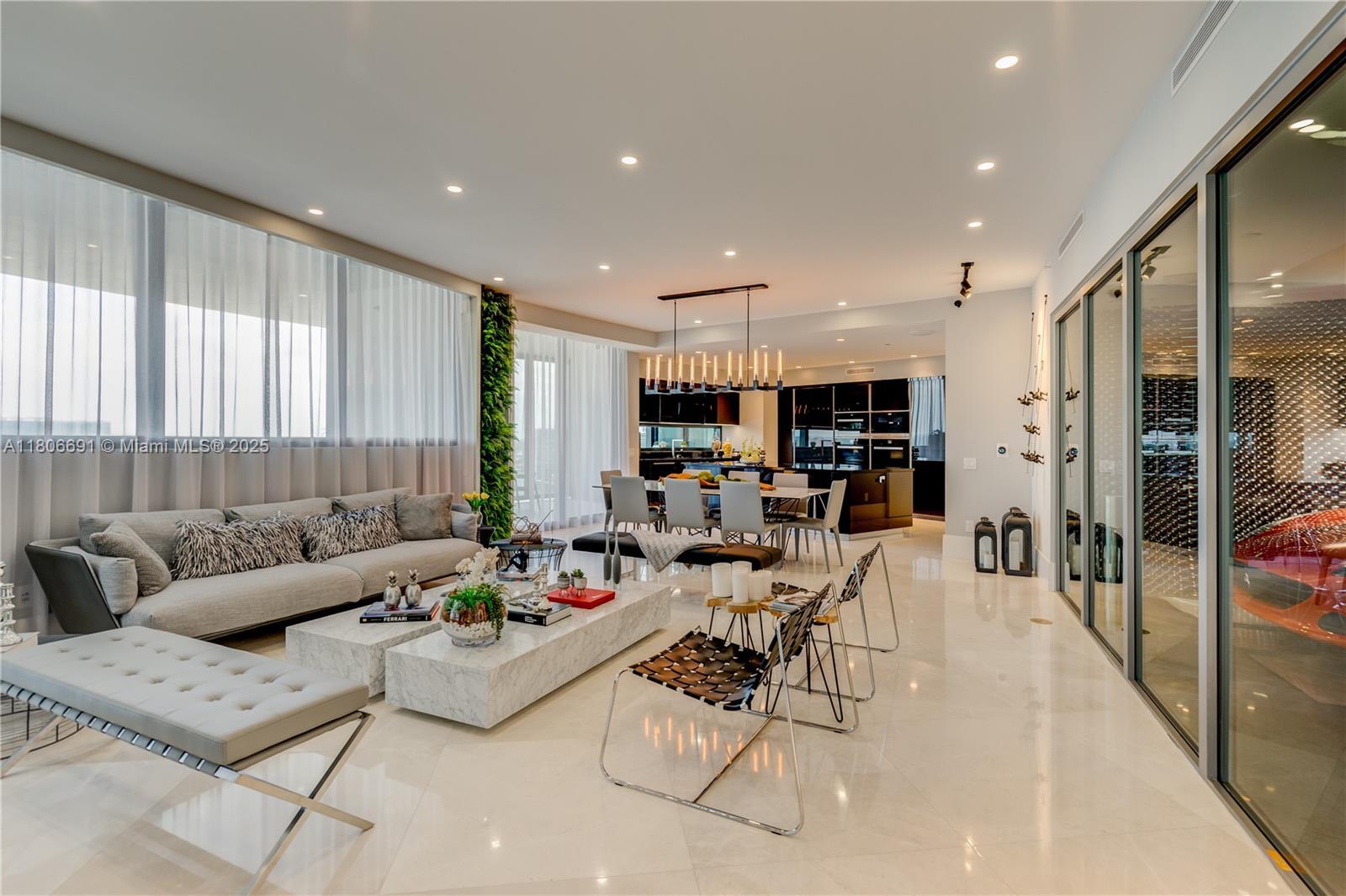 Building Photo - 18555 Collins Ave