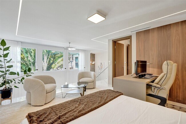 Building Photo - 20824 NE 37th Ave