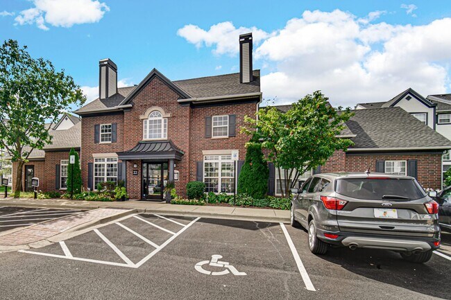 Building Photo - 122 Brahms Ct