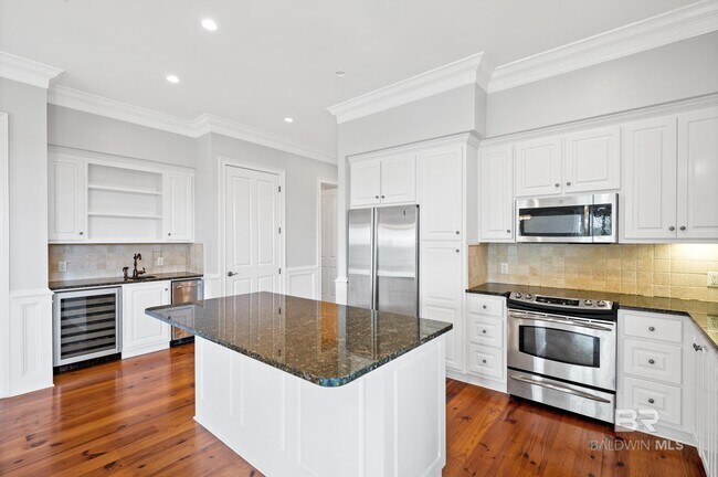 Building Photo - 32511 Water View Dr E