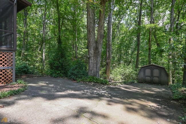Building Photo - Spacious 3-Bedroom Home on Private Lot in ...