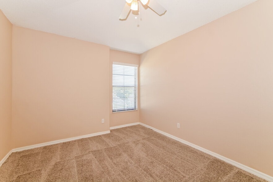 Building Photo - 671 Hardwood Cir