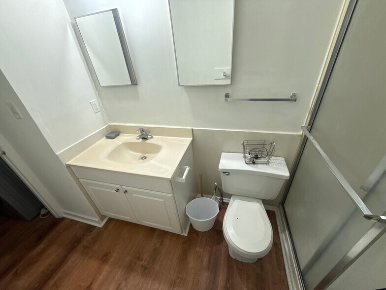 Building Photo - 1009 Hampton St NW