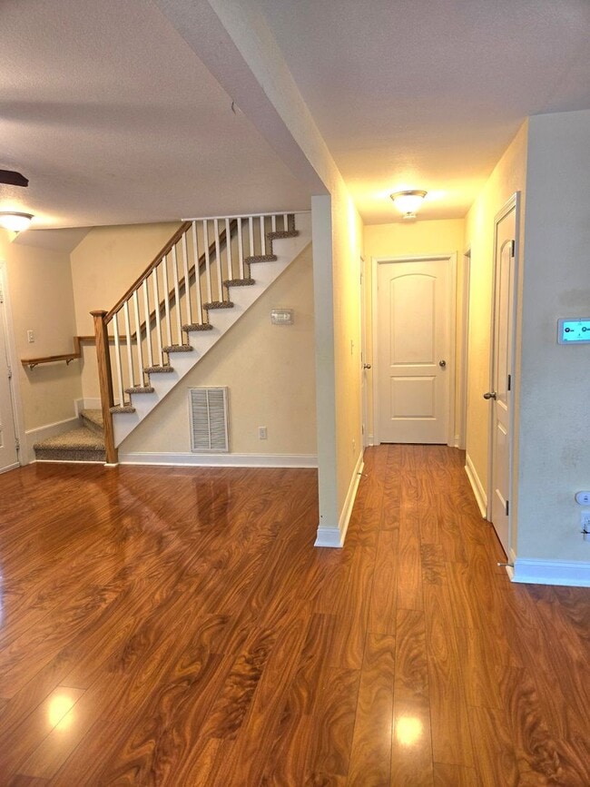 Building Photo - Beautiful Move-In Ready Single Family Home!