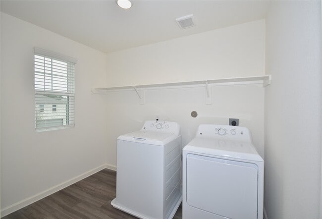 Building Photo - 15291 Abella Dr