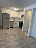 Building Photo - Dream Montrose