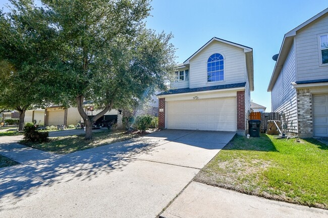 Building Photo - 13979 Maximos Dr