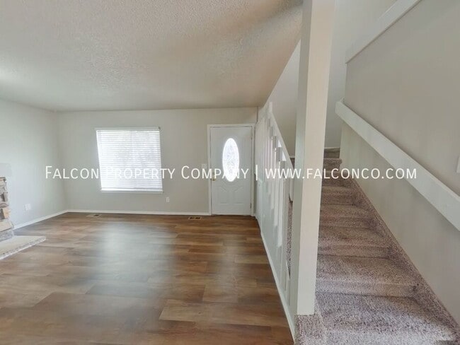 Building Photo - 6157 Desoto Dr