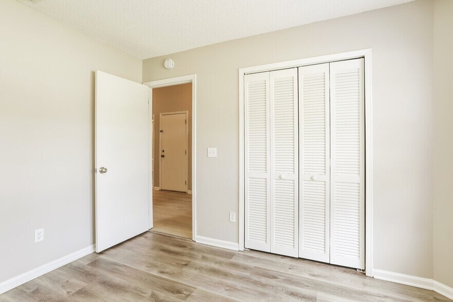 Building Photo - 2066 Tanager Dr