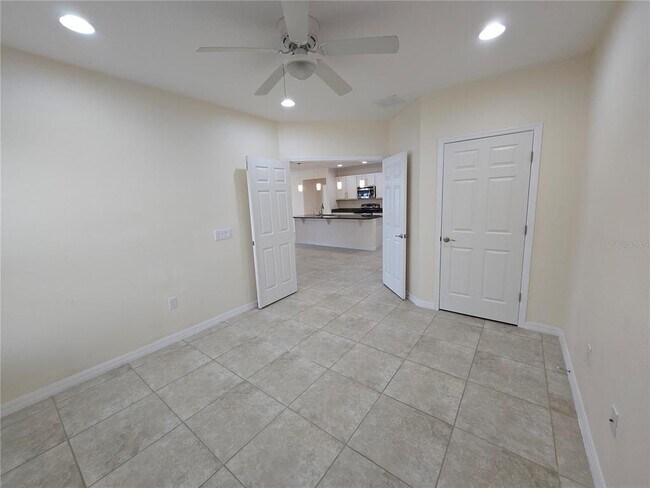 Building Photo - 2246 Waukegan Dr