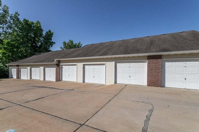 Building Photo - 1115 KENNESAW Rdg