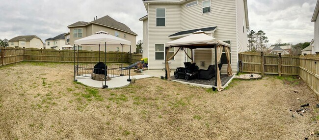 Building Photo - Wonderful Three Bedroom Home in Northeast Columbia!