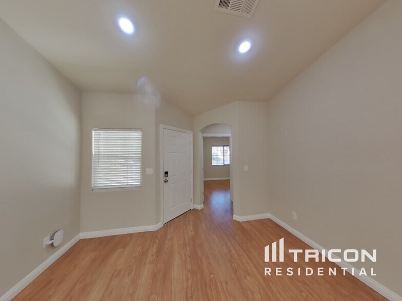Building Photo - 9220 Candilela Ct