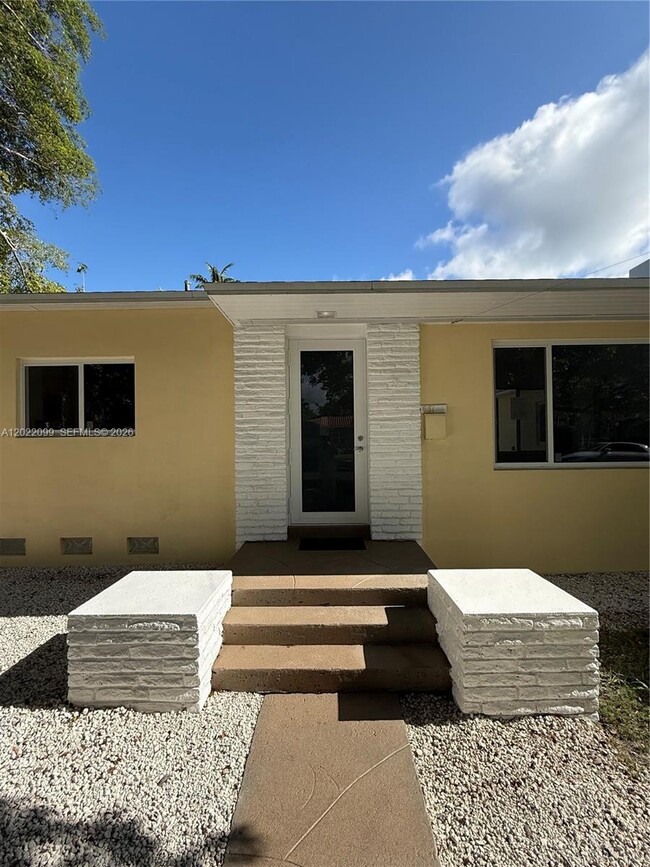Building Photo - 661 NE 51st St