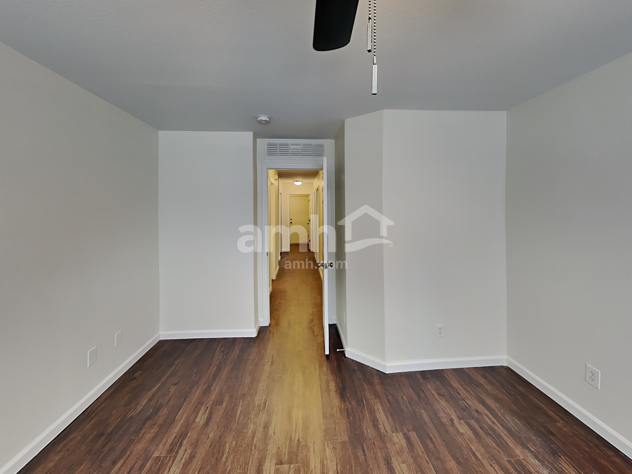 Building Photo - 813 E Nardini St