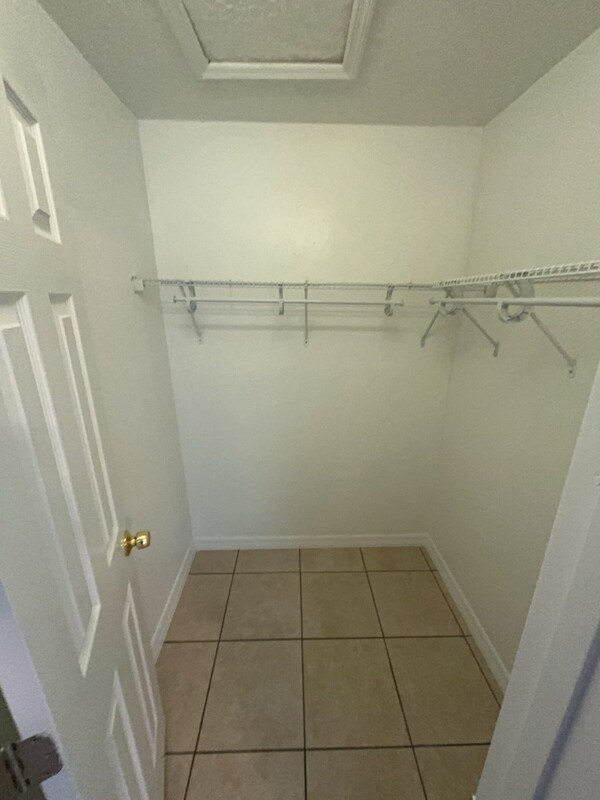Building Photo - 3071 Willow Bend Blvd