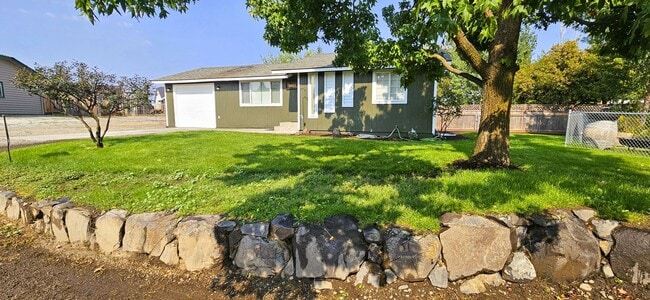 Building Photo - 3 bedroom Post Falls Home with 30x30 Shop
