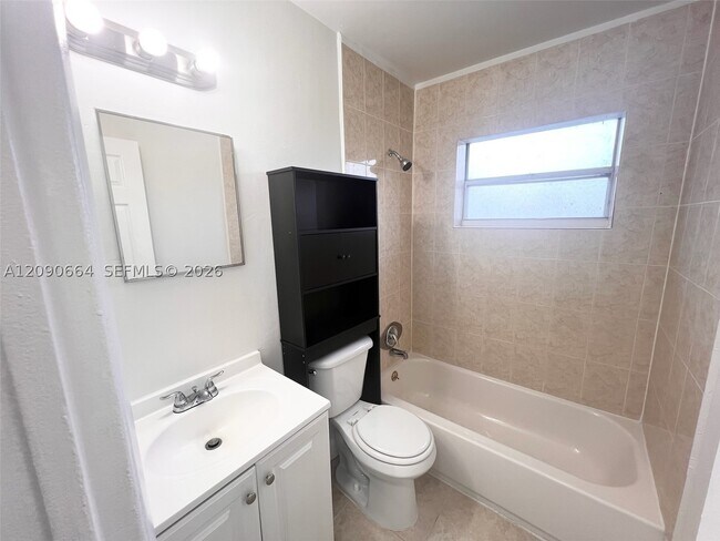 Building Photo - 1730 SW 64th Ave