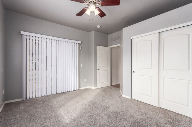 Building Photo - 10335 N Tall Cotton Dr