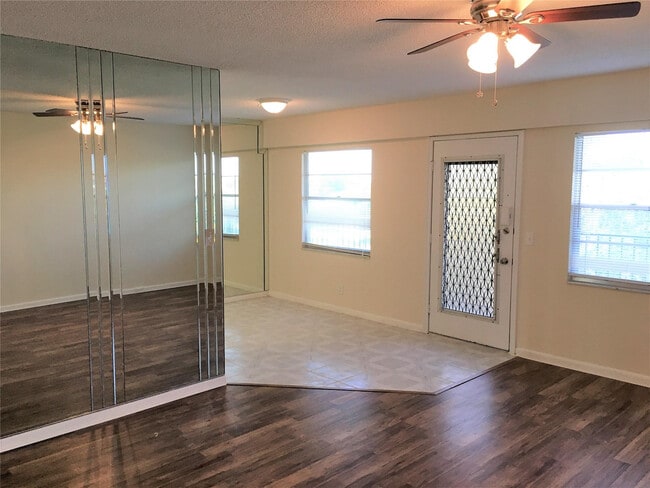 Building Photo - 551 SW 135th Ave