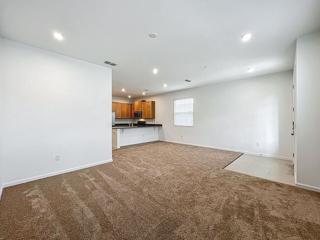 Building Photo - 9824 Walkway Dr