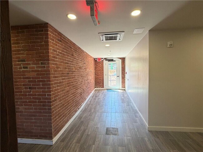 Building Photo - 50 Ashburton St