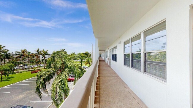 Building Photo - 4047 Rexford A
