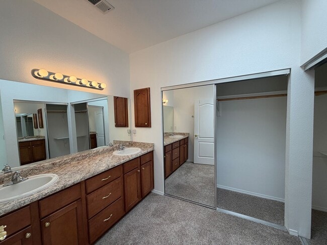 Building Photo - 3 Bedroom Single Story Home Available Near Corrales Rd & Highway 528 in Rio Rancho!