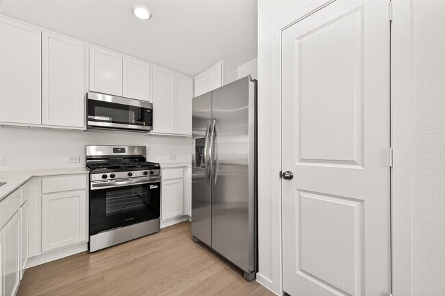 Building Photo - 16846 Spotted Oak Dr