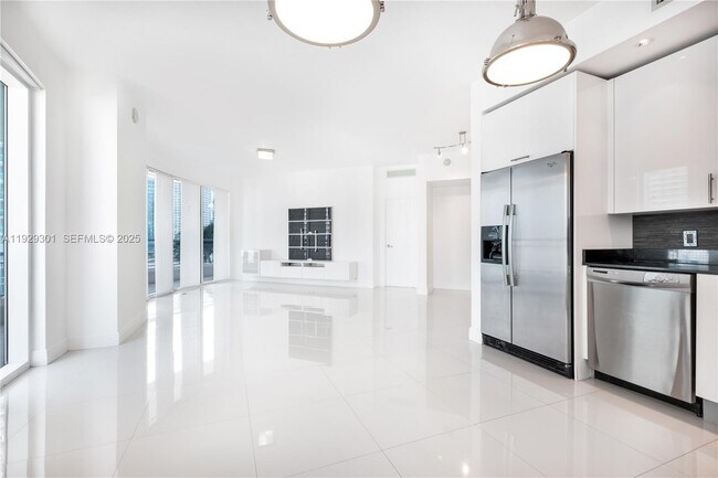 Building Photo - 60 SW 13th St