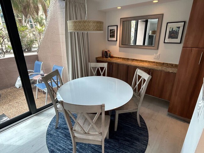 Building Photo - 1 Bedroom 1 Bath Condo Sandy Cove II Short...