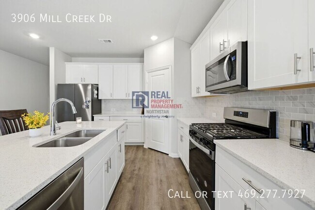 Building Photo - 3906 Ml Crk Dr