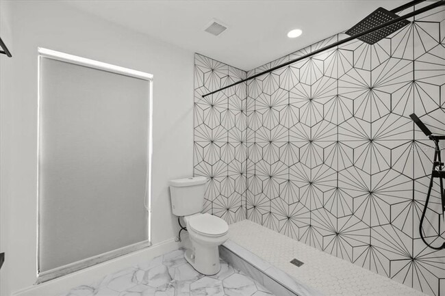 Building Photo - 11218 Creek View Dr