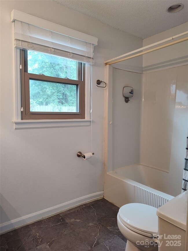 Building Photo - 8526 Timbercrest Cir