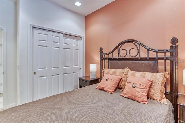 Building Photo - 2310 Palm Tree Dr