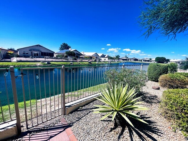 Building Photo - Ventana Lakes Waterfront - 2 bd2 ba - 1,32...