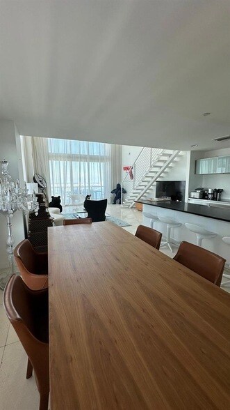 Building Photo - 1040 Biscayne Blvd